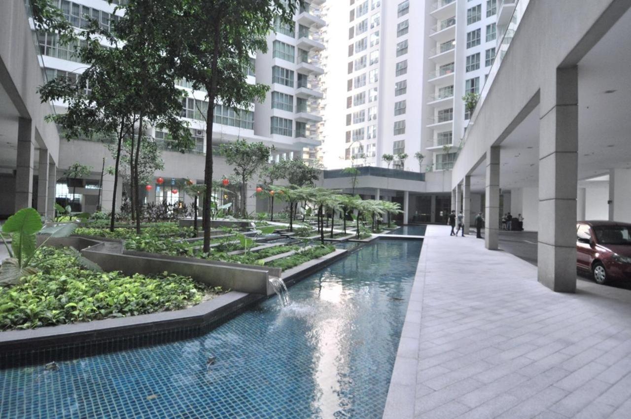 Klcc Inifinity Pool - The Regalia Residences & Suites By Kl Minsu Куала-Лумпур Экстерьер фото